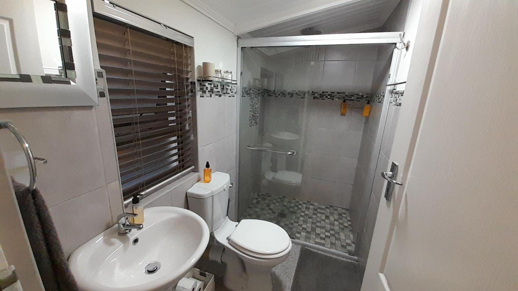 Vergenoegd Guesthouse Parow Luaran gambar