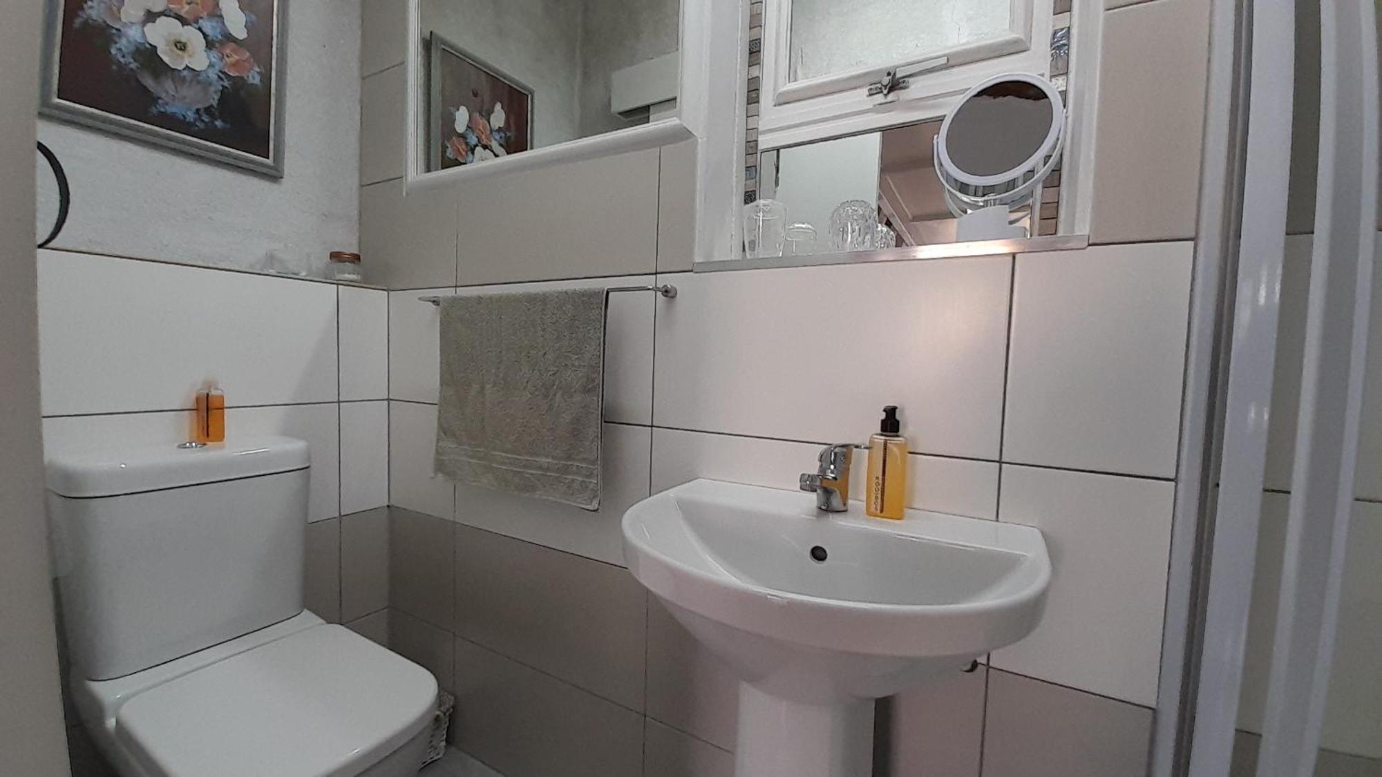 Vergenoegd Guesthouse Parow Luaran gambar